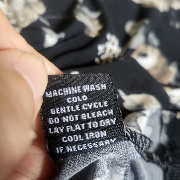 Atlier 29 Floral Black Women's Top Size M - Picture 7 of 8